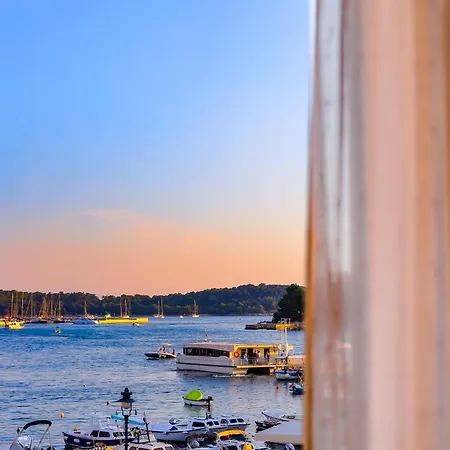 La Riva Sea View Panzió